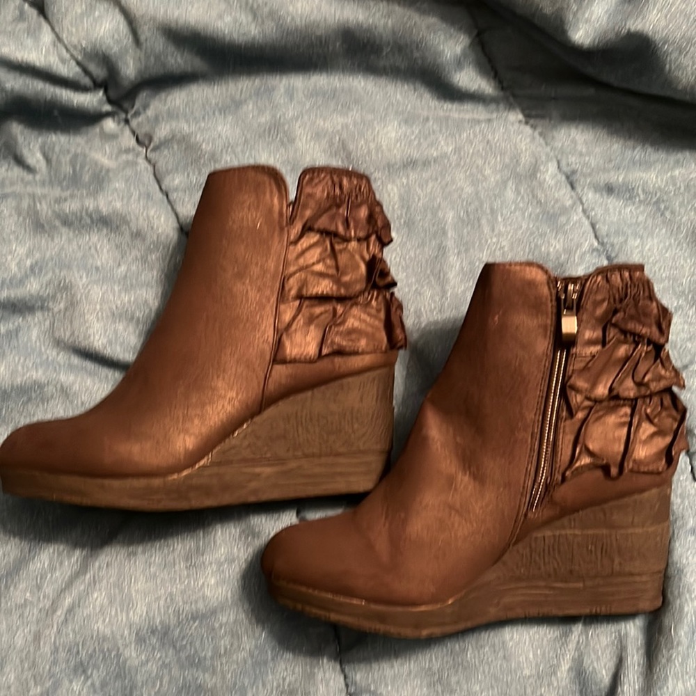 Sbicca ankle boots